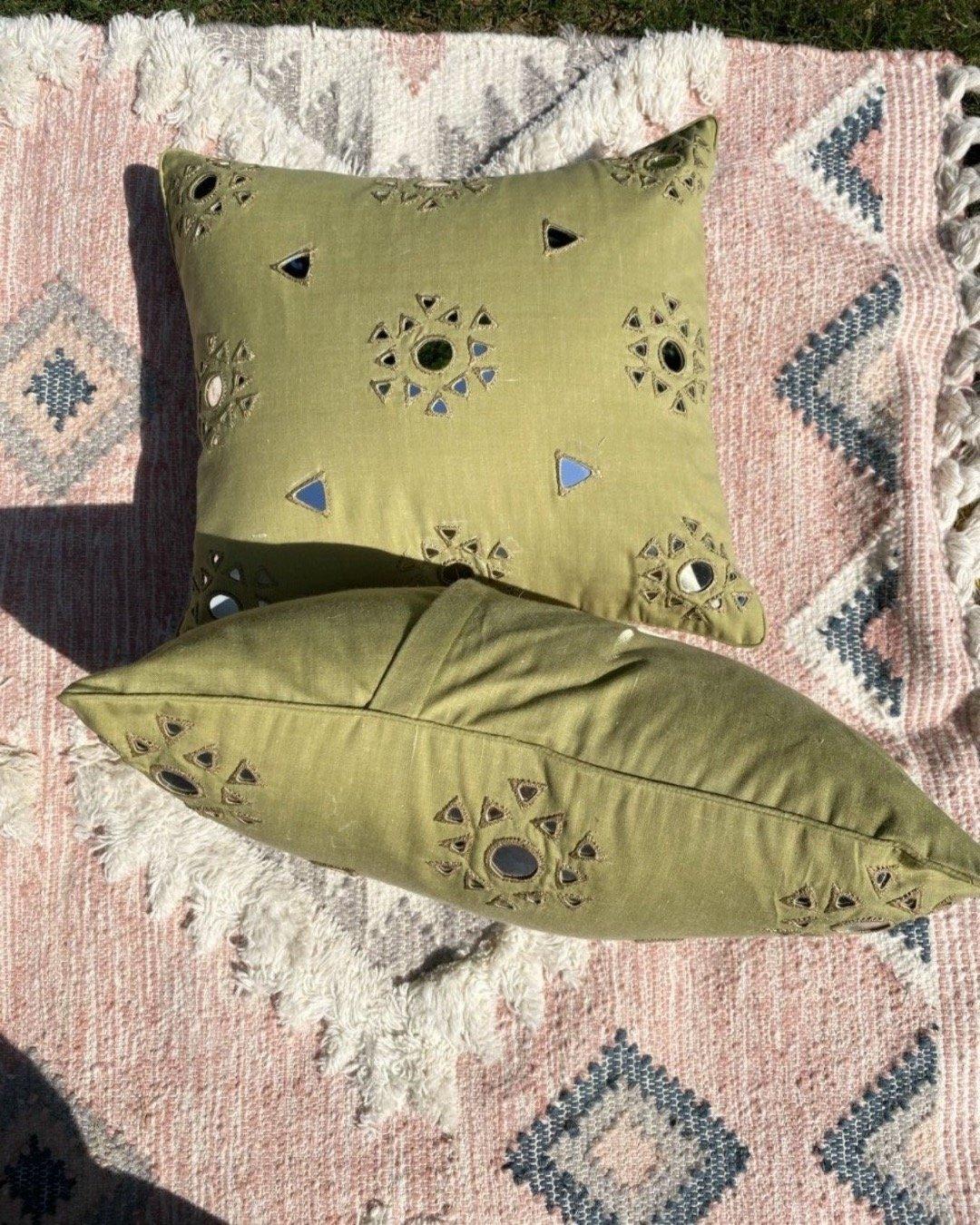 Imarti - Rabari Mirror-work cushions Green - Rihaa