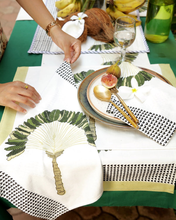 Traveller's palm placemats and napkins